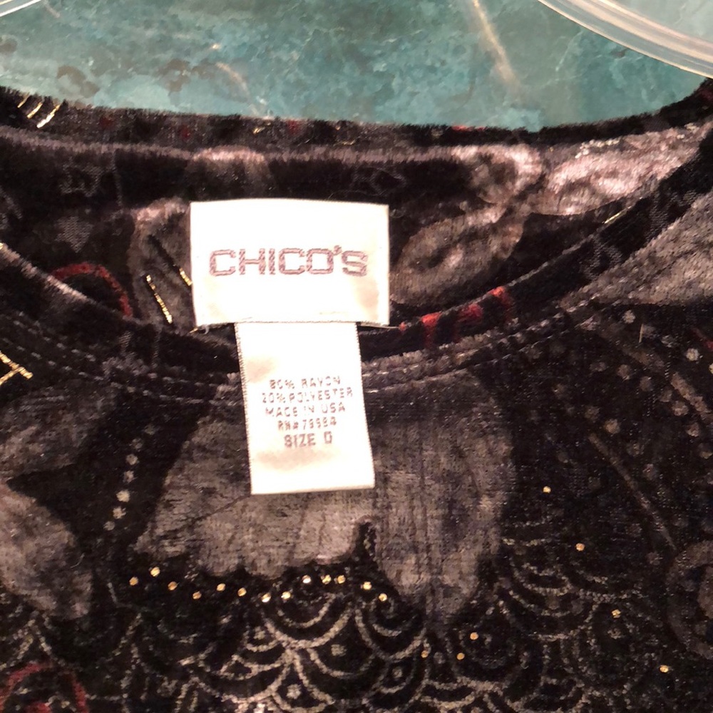 Price Cut!! Chico’s Brand  top size 0 ( 4-6) - Picture 2 of 3